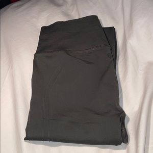 lulu lemon cropped leggings!!!!